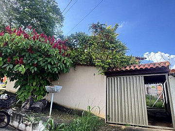 Casa com 3 quartos- N�o � geminada