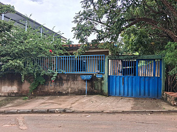 Casa com 4 quartos em Igarap� Mg