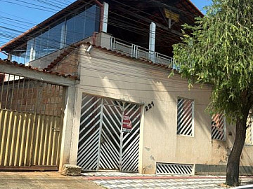Casa com Piscina
