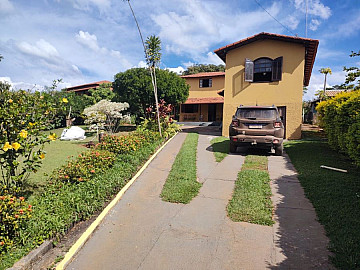 Casa com 3 quartos- Condom�nio Fazenda Solar