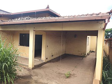 Casa com 4 quartos , Residencial/ Comercial